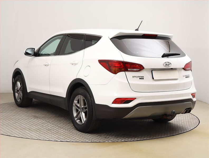Hyundai Santa Fe (2018) 2.4 GDI, 4X4, ČR,1.maj - fotka 4 z 20