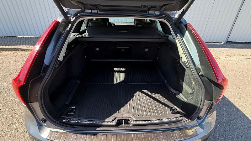 Volvo V90 (2017) V90 CC B4 AWD POLESTAR - fotka 16 z 27