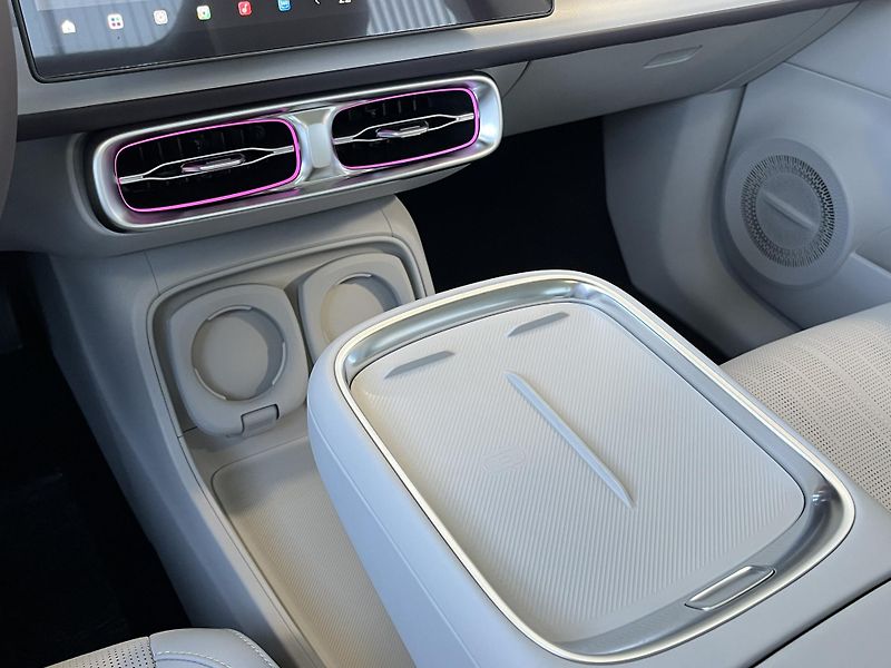 Leapmotor B10 (2026) DESIGN HYBRID EV, světlý int. - fotka 14 z 17