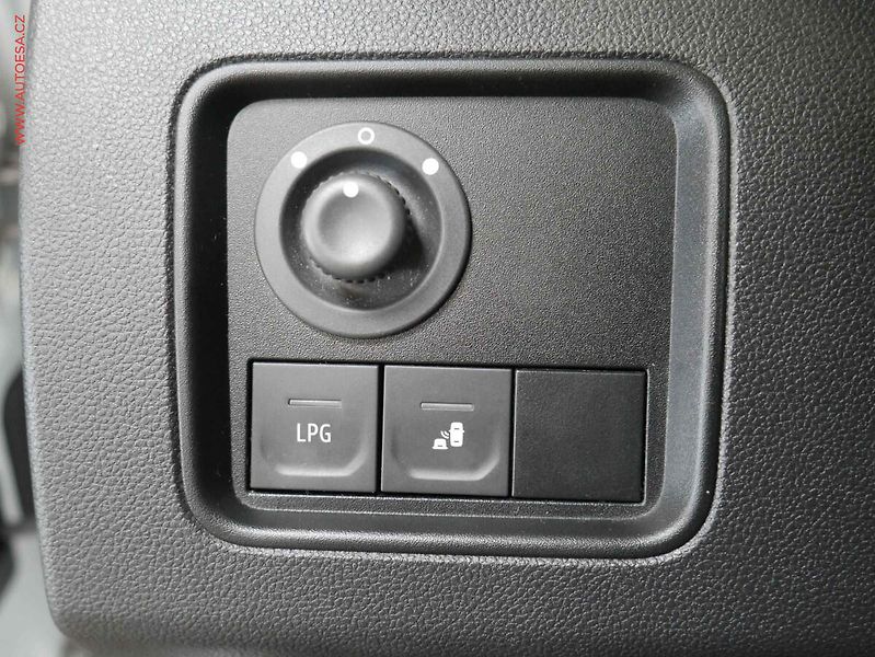 Dacia Duster (2021) 1.0 TCe, 1.maj,ČR, Navi, LED - fotka 18 z 20