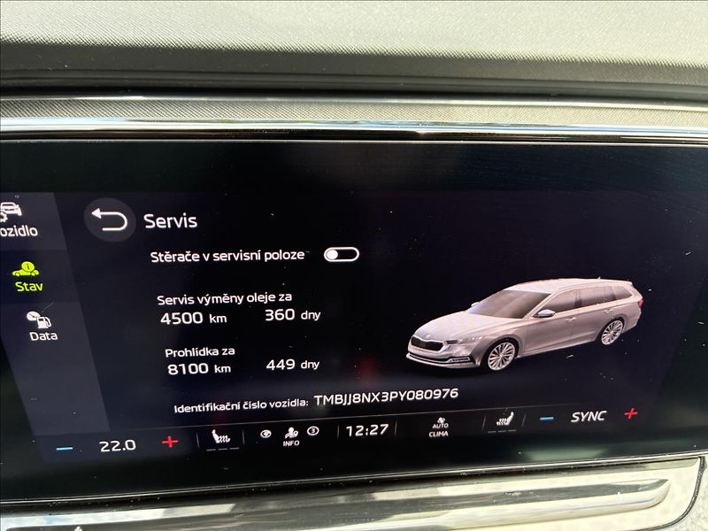 Škoda Octavia 2,0 TAŽNÉ,EL.KUFR,HEAD-UP - fotka 32 z 32