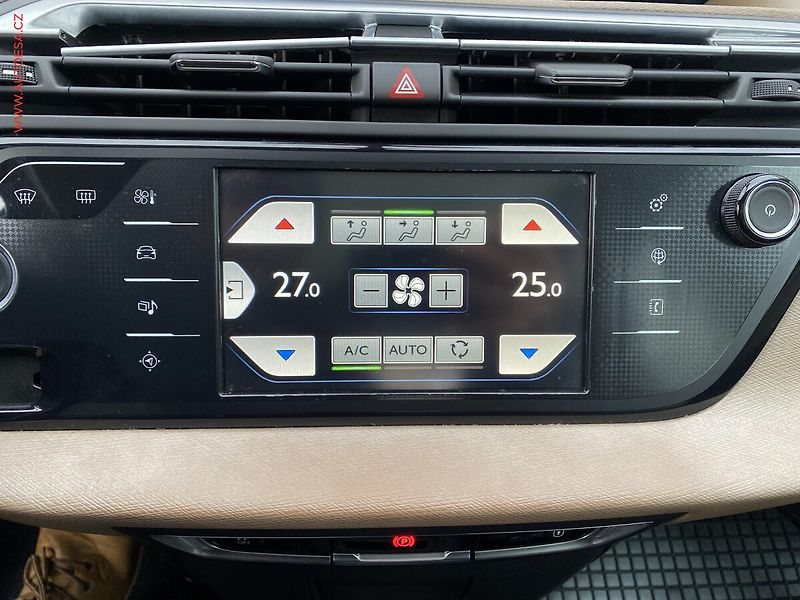 Citroën Grand C4 Picasso (2015) 2.0HDI, ČR, Intensive, AT - fotka 15 z 18