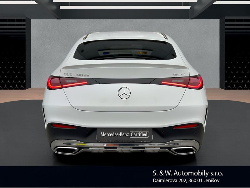 Mercedes-Benz GLC 300 de 4MATIC kupé - fotka 6 z 29