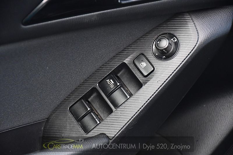 Mazda 3 2.0 SkyActiv-G120  - fotka 25 z 47