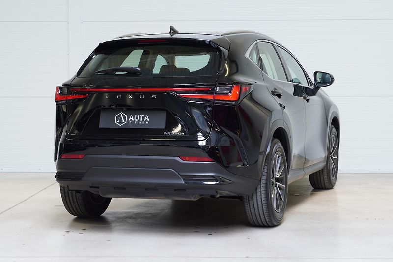 Lexus NX 350h 1.MAJ,DPH,Kamera,El.kufr - fotka 6 z 28