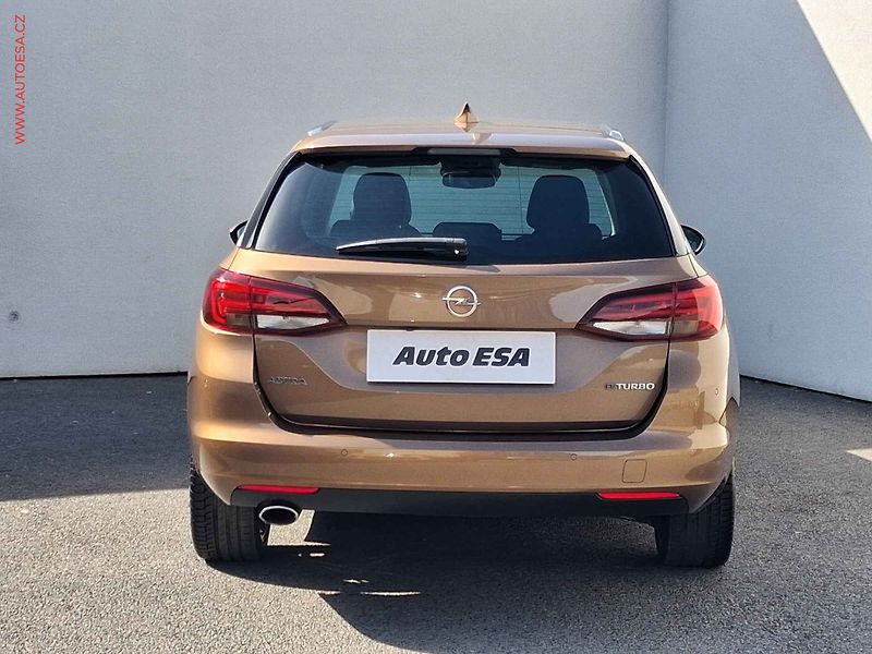 Opel Astra (2016) 1.6 CDTi SportsTourer, LED - fotka 5 z 22