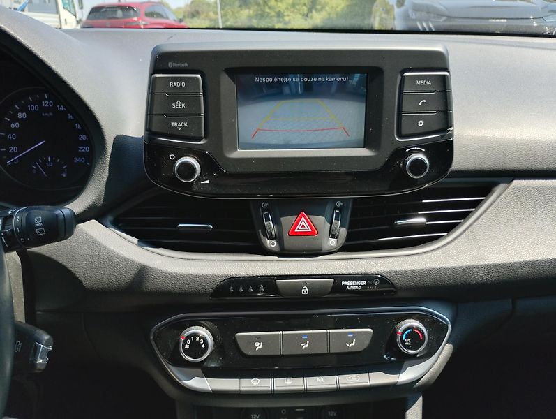 Hyundai i30 1.0 T-GDI - fotka 16 z 22