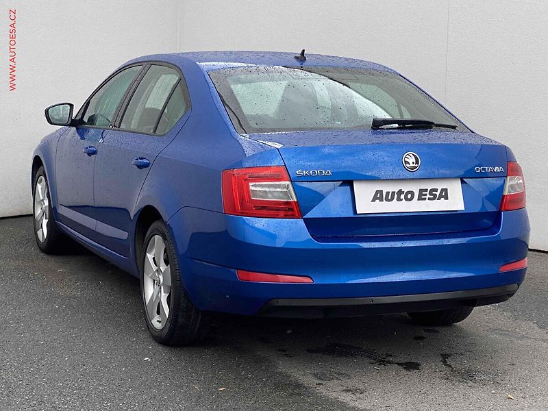 Škoda Octavia (2015) 1.6 TDi, ČR, servis.kniha - fotka 6 z 17