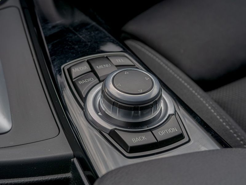 BMW Řada 3 (2017) 325D 165KW NAVI – LED - fotka 28 z 48