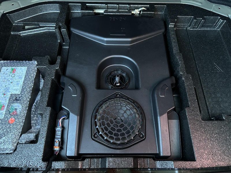 Peugeot 308 308 GTi 272PS NAVI Soundsystem - fotka 43 z 43