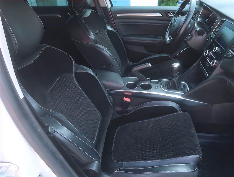 Renault Mégane (2018) 1.5 dCi, Navi, Tempomat - fotka 9 z 15