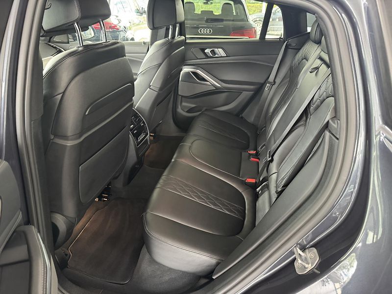 BMW X6 (2019) 40i REZERVACE - fotka 18 z 43