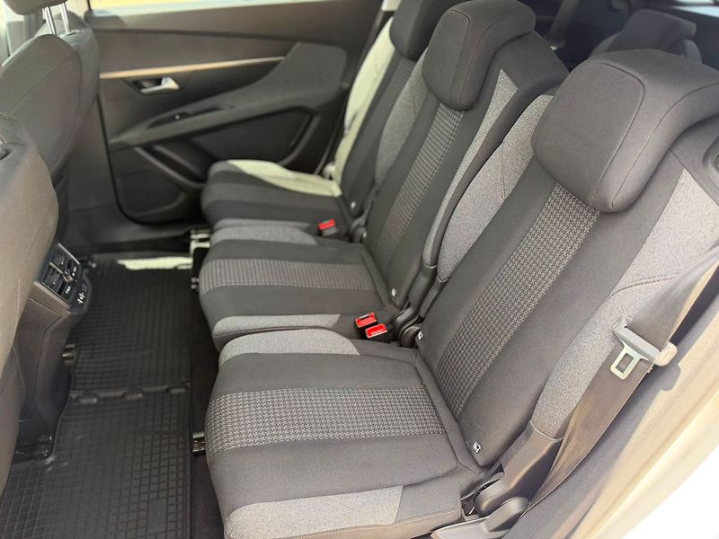 Peugeot 5008 ACTIVE 1.5BHDi 130 MAN6 - fotka 10 z 30