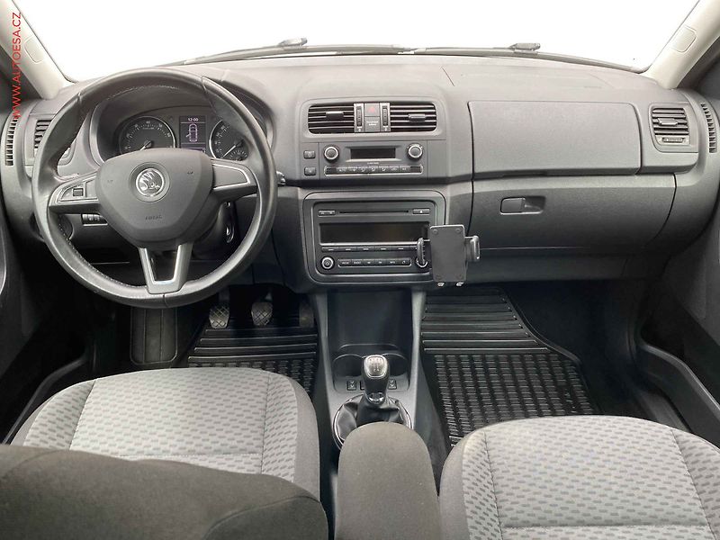 Škoda Fabia (2014) 1.2 TSi, Ambition, výhřev sed - fotka 8 z 17