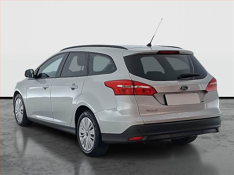 Ford Focus (2017) 1.6 i, ČR,1.maj - fotka 4 z 17