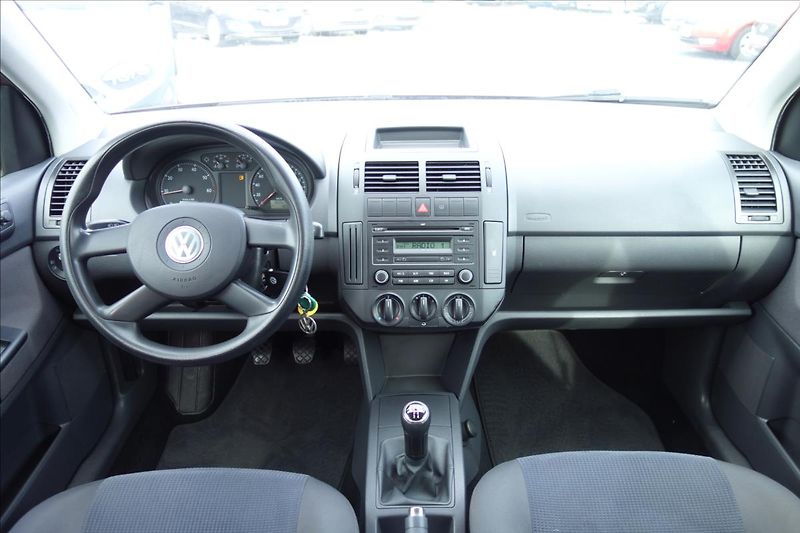 Volkswagen Polo 1,2 i, ČR, SERV.KN., COMFORT. - fotka 15 z 33