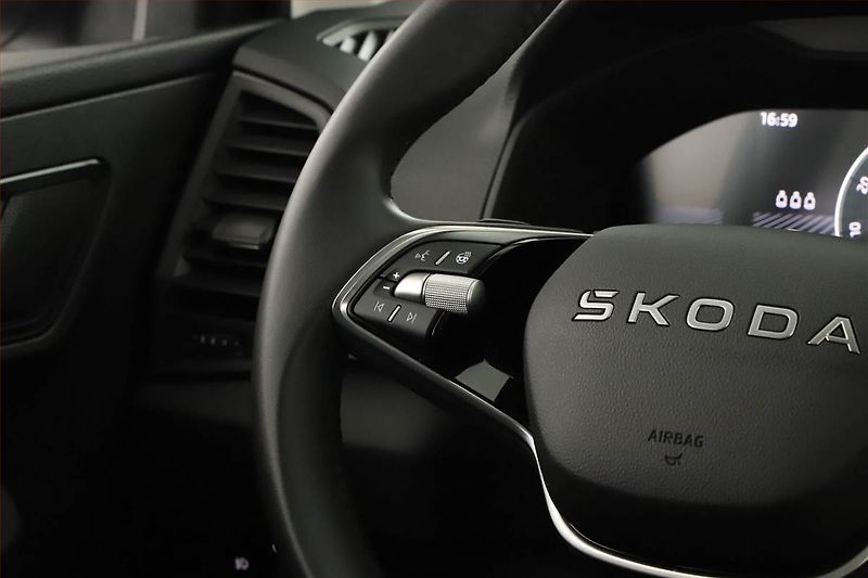 Škoda Karoq (2025) 1.5 TSI - fotka 14 z 17