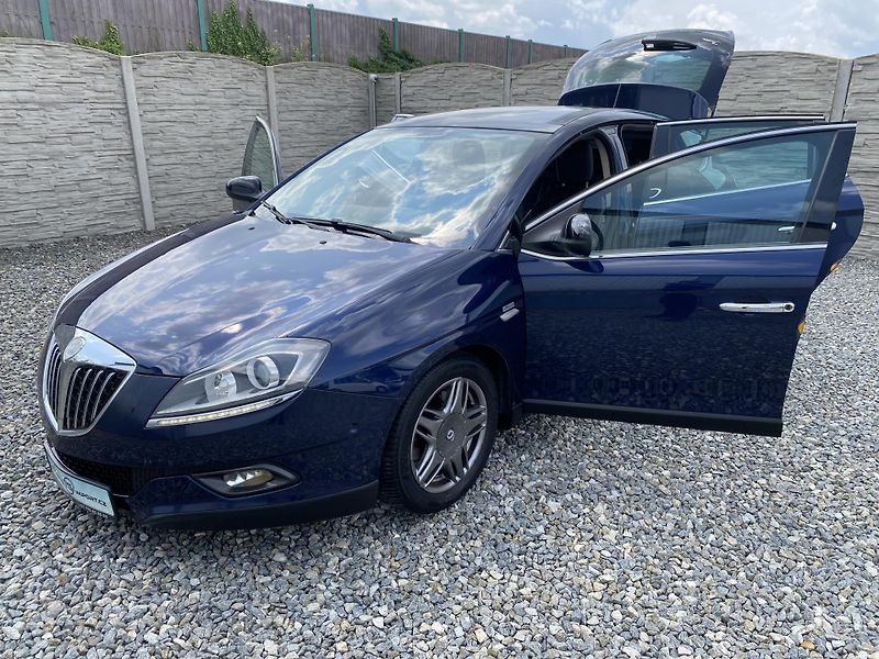 Lancia Delta 2.0JTD 165PS SPORT NAVI SERVIS - fotka 145 z 169