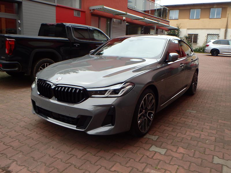 BMW Řada 6 (2022) 640 GT xDrive, INDIVIDUAL - fotka 2 z 22