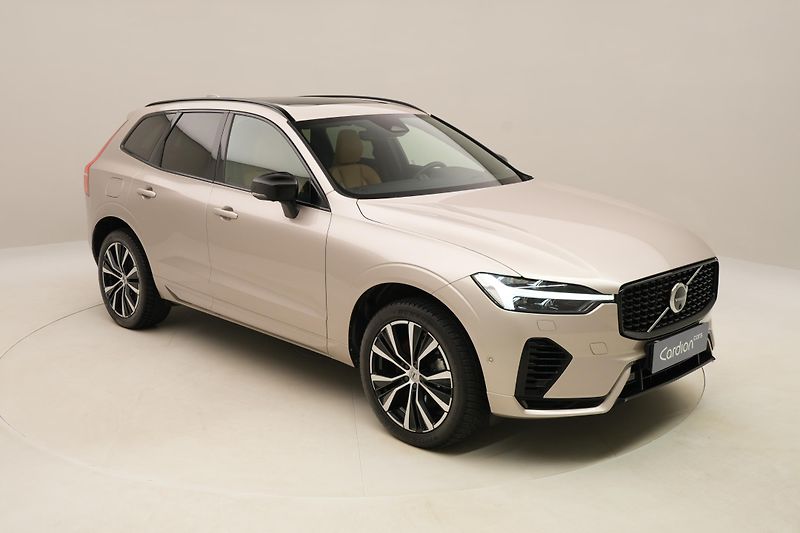 Volvo XC60 T6 AWD RECHARGE DARK ULTIMATE  - fotka 16 z 66
