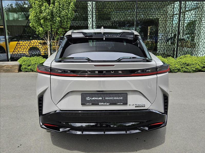 Lexus RZ550e 0,0 F SPORT Luxury - fotka 16 z 16