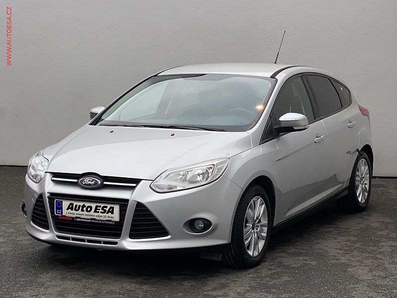 Ford Focus (2012) 1.6 Ti-VCT, Trend, AC, park. - fotka 3 z 15