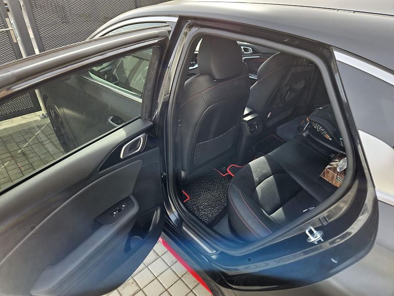 Kia ProCeed (2024) 1.6 ProCeed/150kW GT/matná - fotka 9 z 14