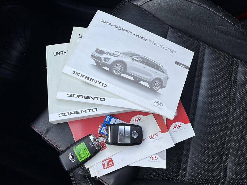 Kia Sorento 2.2CRDi REBEL 4x4 KŮŽE 7MÍST - fotka 44 z 52