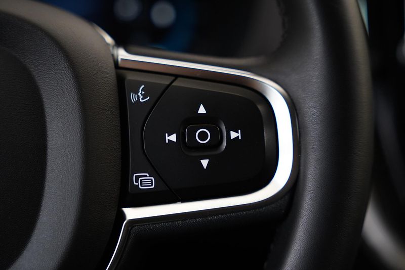Volvo XC60 - fotka 16 z 26