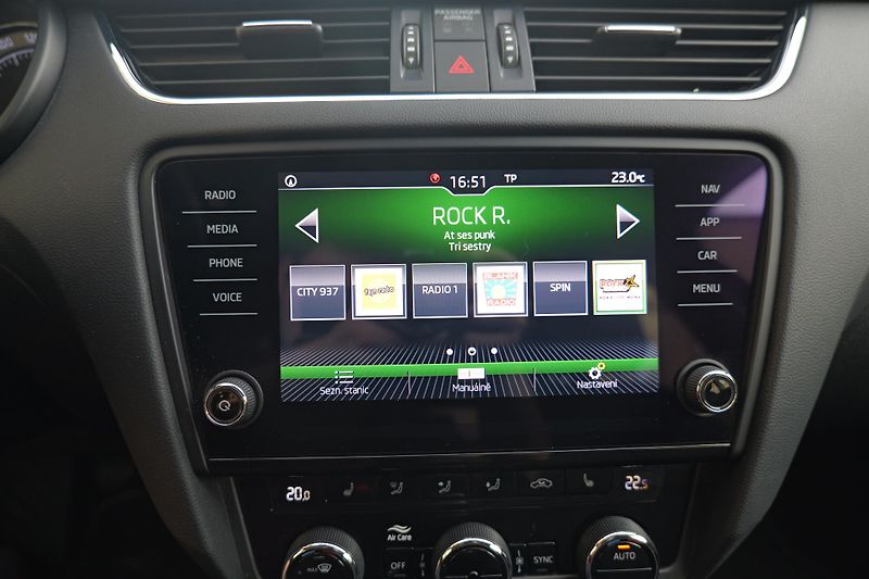 Škoda Octavia 1.5 TSI 110 kW Style LED Tažné - fotka 28 z 35