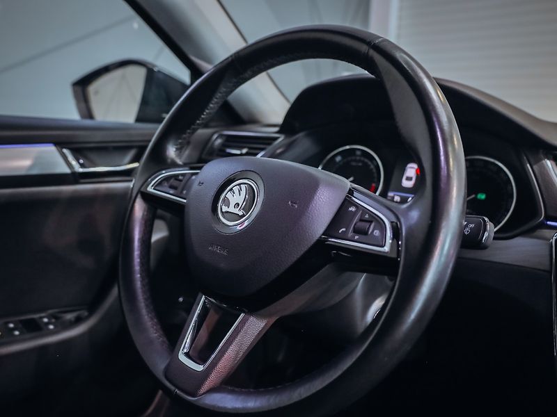Škoda Superb 2.0TDI, Style DSG 110 kW - fotka 27 z 32