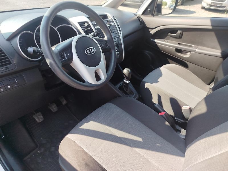 Kia Venga (2011) 1.4 CRDI - fotka 5 z 19