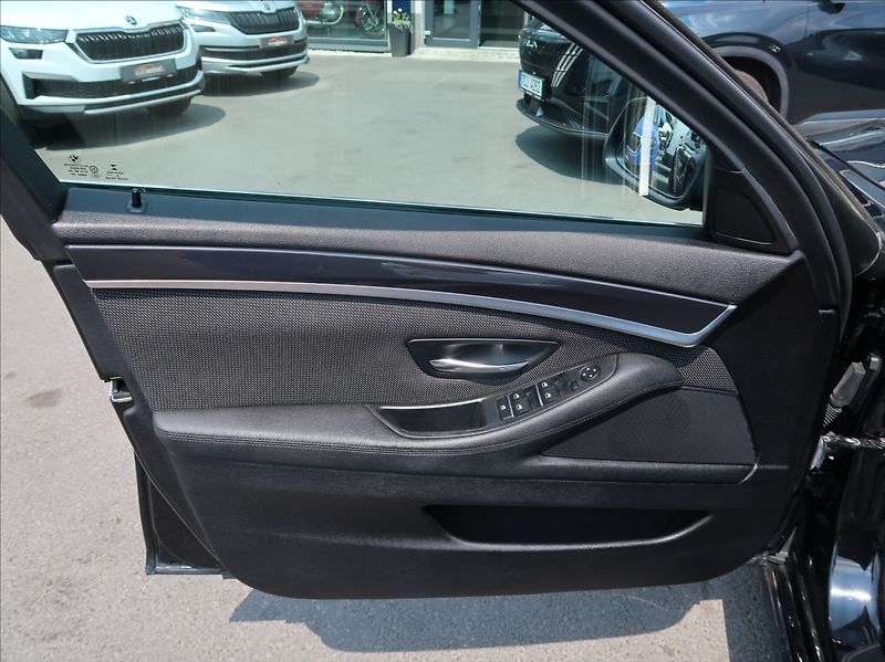 BMW Řada 5 2,0 525d,xDrive,Navi,tažné,DPH - fotka 22 z 27