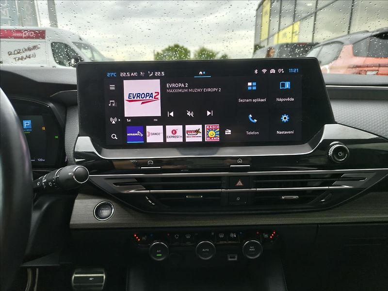 Citroën C5 X 1,6   SHINE Pack hybrid 225k - fotka 14 z 29