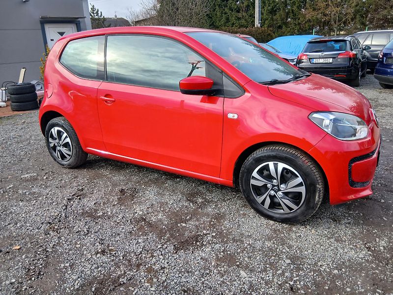 Volkswagen up! 1.0, 44 kW - fotka 7 z 33