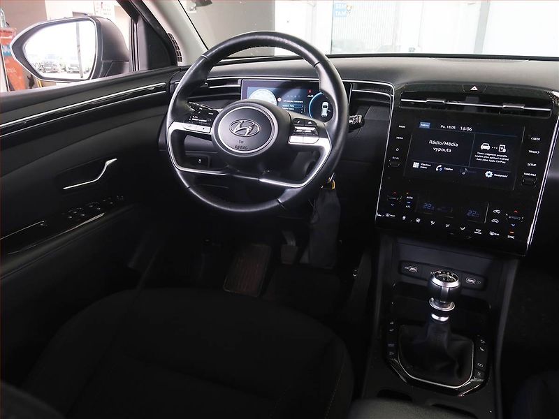 Hyundai Tucson (2022) 1.6 T-GDI - fotka 7 z 13