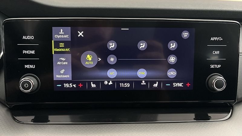 Škoda Octavia 1.0 TSI Ambition Combi - fotka 24 z 24