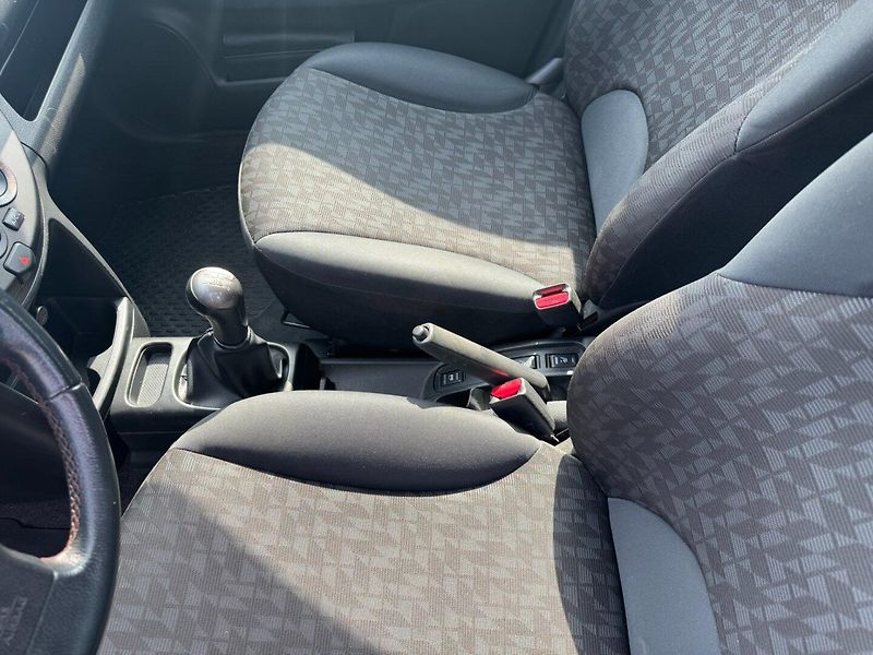 Nissan Note (2006) 1,4i 65 KW LPG - fotka 31 z 46