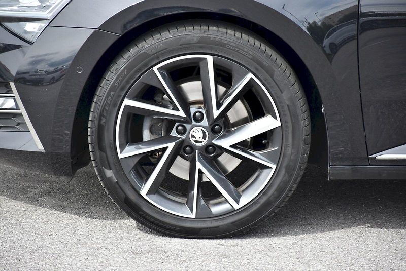 Škoda Superb (2023) L&K 2.0 TDI 110kW DSG - fotka 35 z 35