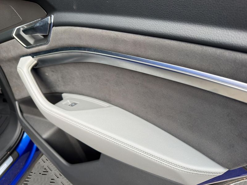Audi Q8 e-tron (2023) 114 kWh  300 kW  SPORTBACK - fotka 20 z 27