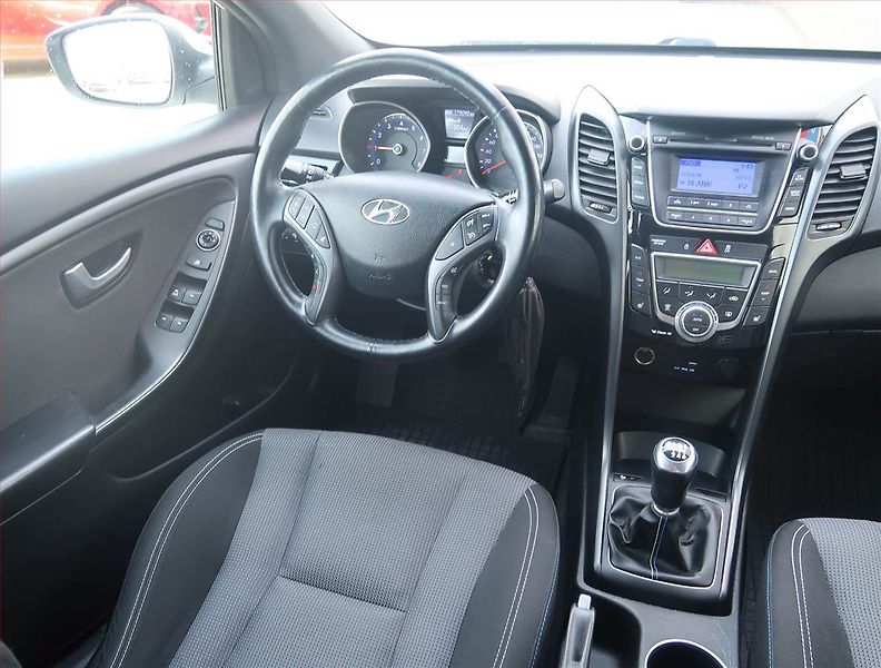 Hyundai i30 (2016) 1.6 GDI, ČR,1.maj, Tempomat - fotka 7 z 13