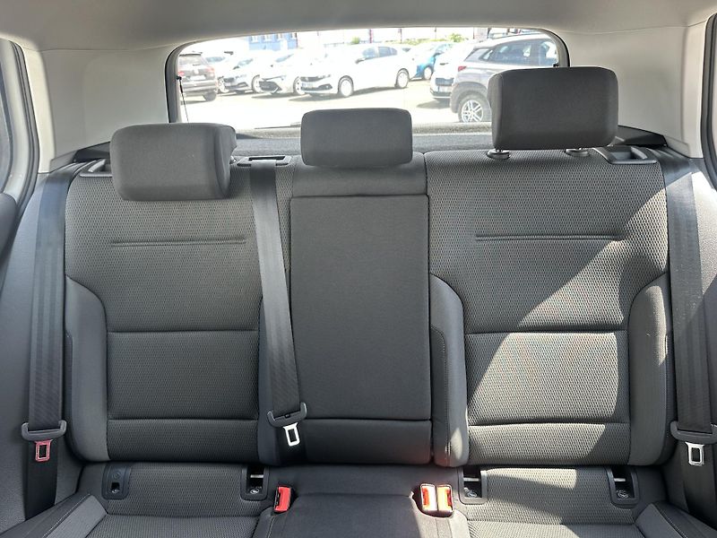 Volkswagen e-Golf (2020) 100kW, rezervace - fotka 20 z 30