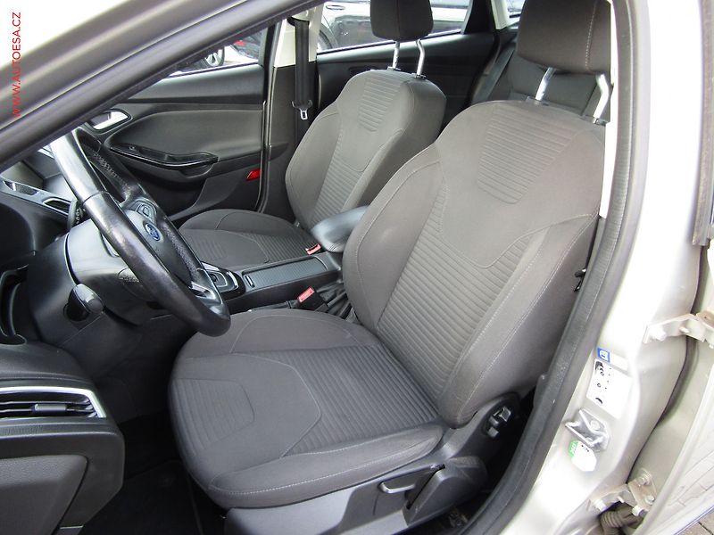 Ford Focus (2015) 1.5 EB, AT, bixen, autoAC - fotka 9 z 18