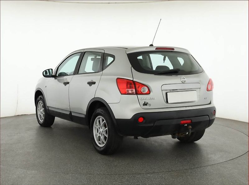 Nissan Qashqai (2008) 1.5 dCi, po STK, Tažné - fotka 4 z 13
