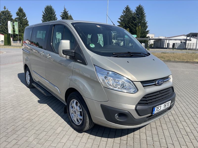 Ford Tourneo Custom 2,2 TDCi 114kw Titanium 8míst - fotka 37 z 37