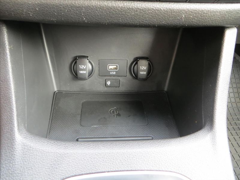 Hyundai i30 1,5 T-GDI mHEV Family Smart - fotka 17 z 28