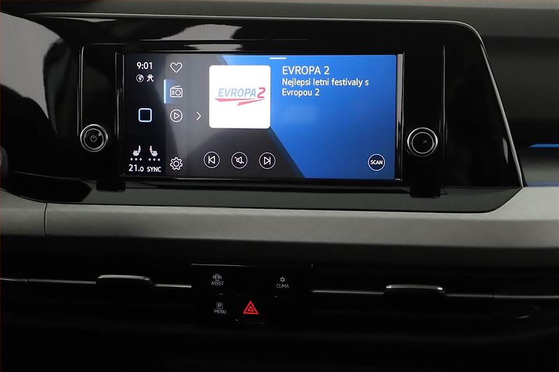 Volkswagen Golf (2020) Life 1.5 TSI, Serv.kniha - fotka 9 z 17