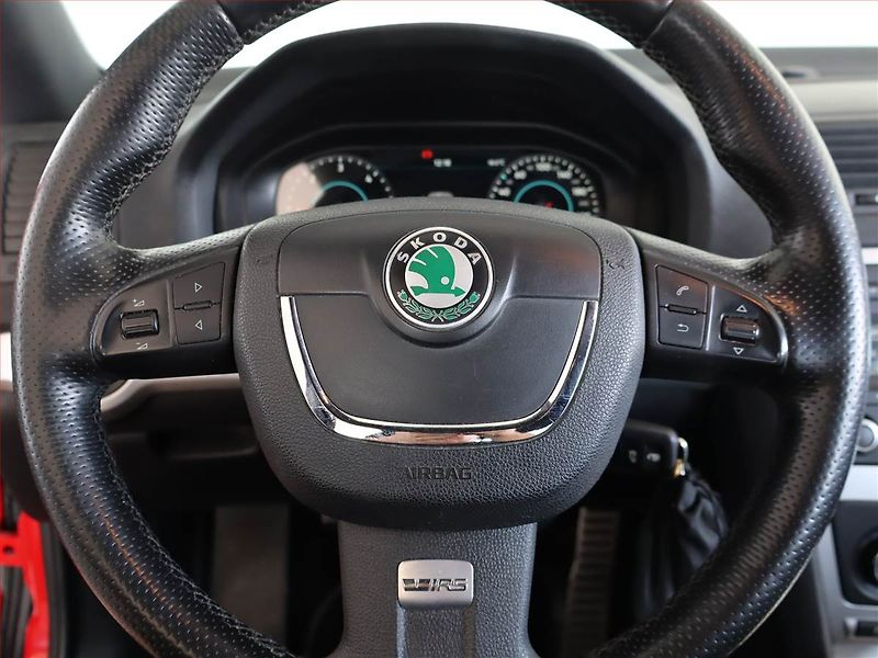 Škoda Octavia (2011) RS 2.0 TDI, Automat - fotka 17 z 20