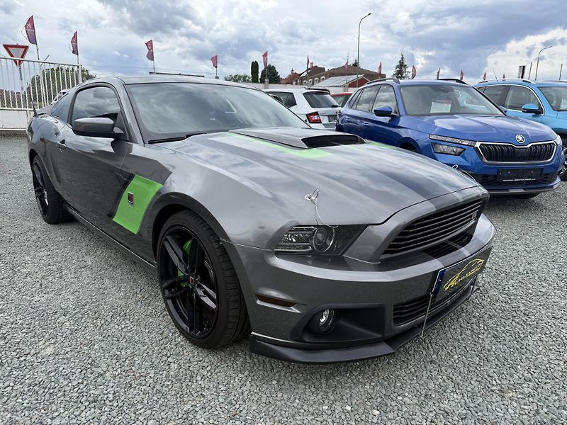 Ford Mustang (2013) 3.7 V6 - fotka 1 z 14