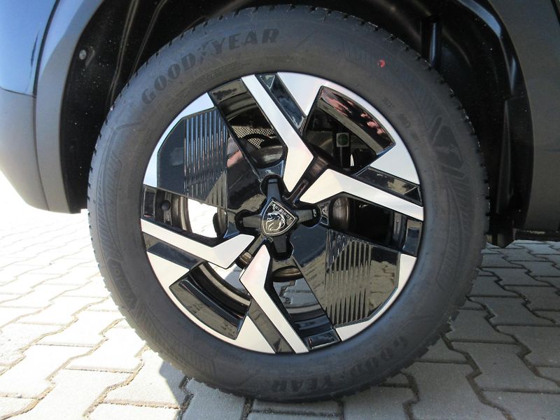Peugeot 2008 ALLURE Hybrid 145 e-DCS6 - fotka 37 z 37
